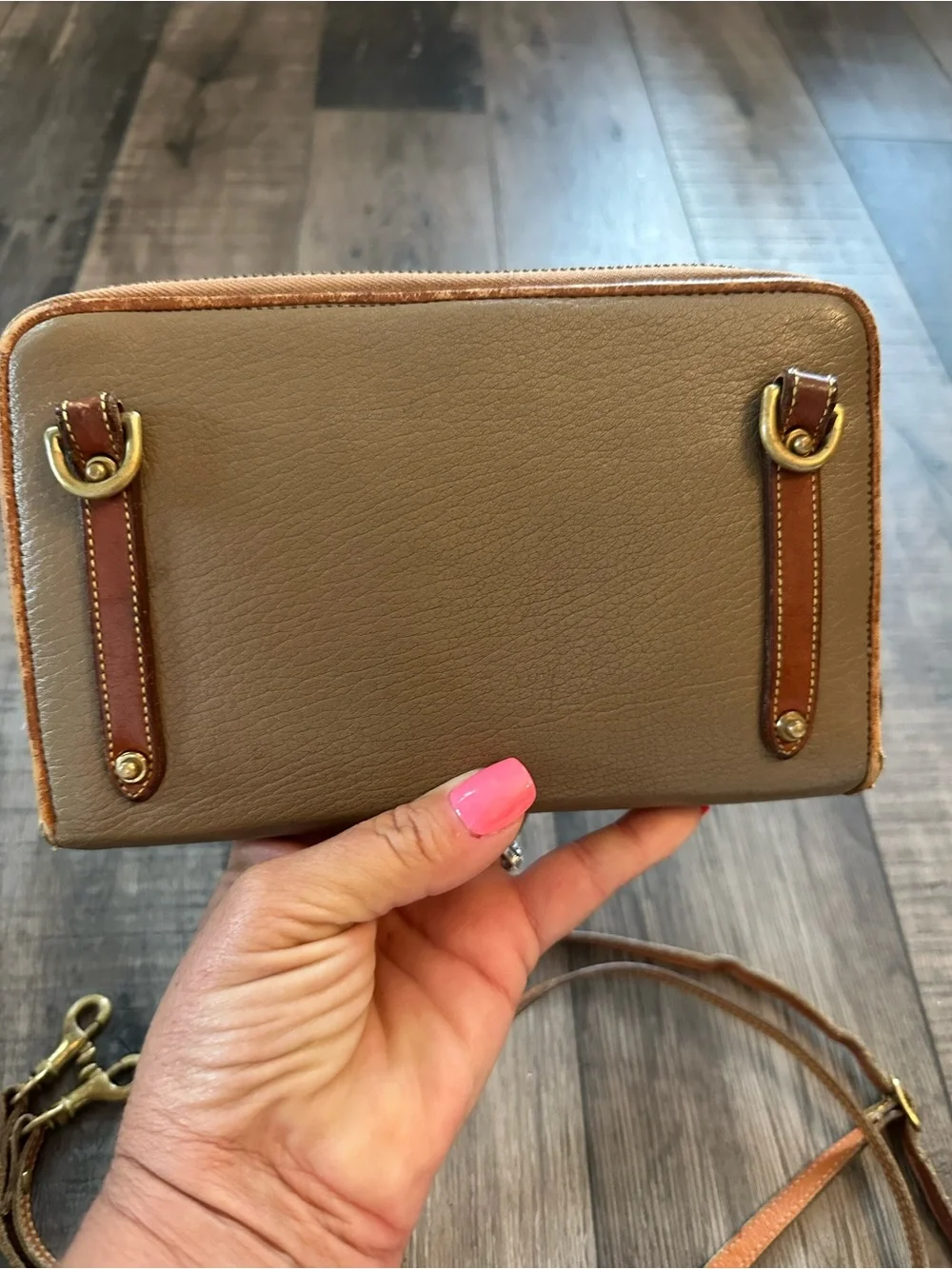 Dooney & Bourke good some